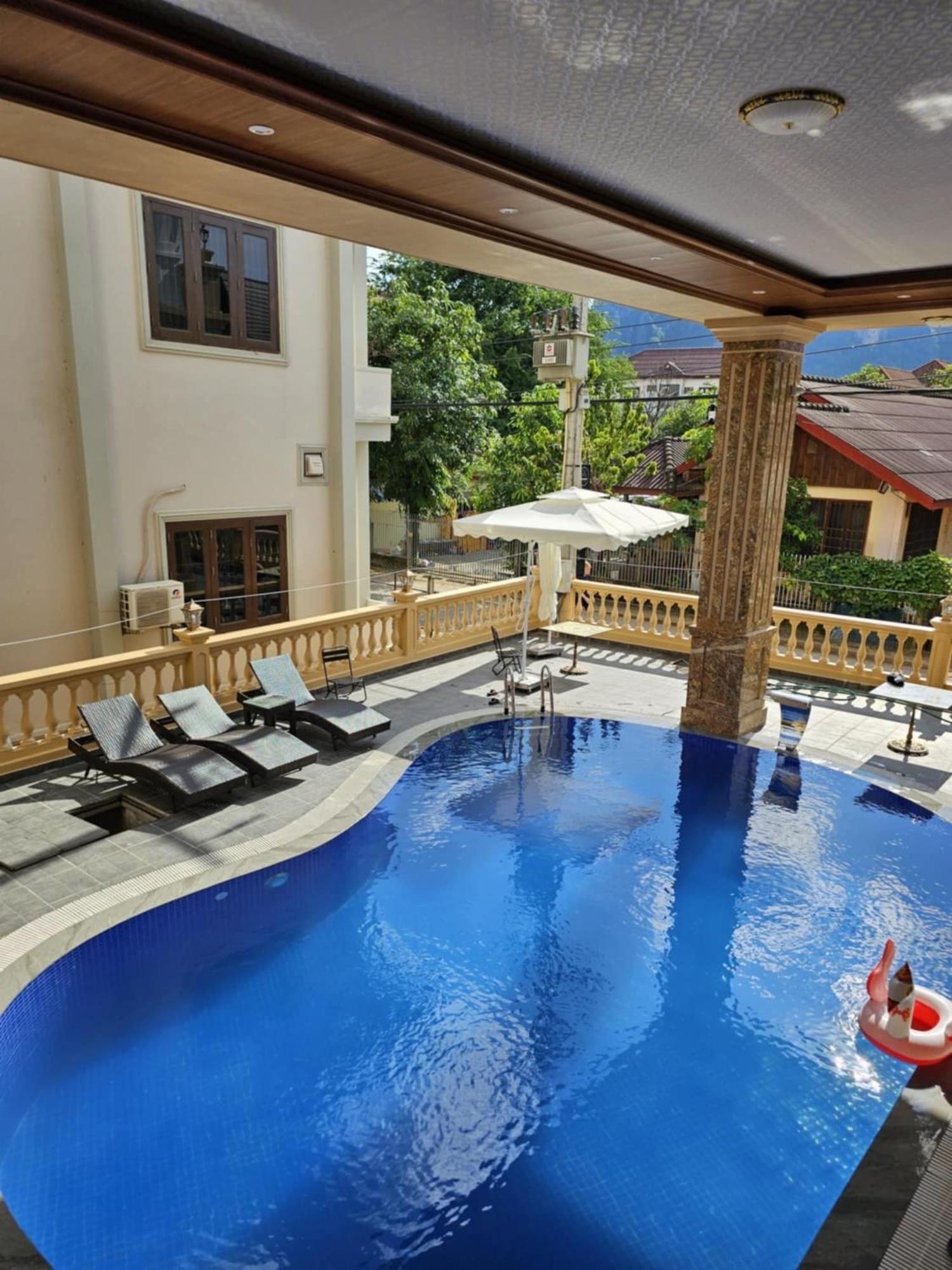 Sky Hotel Vang Vieng Exterior foto