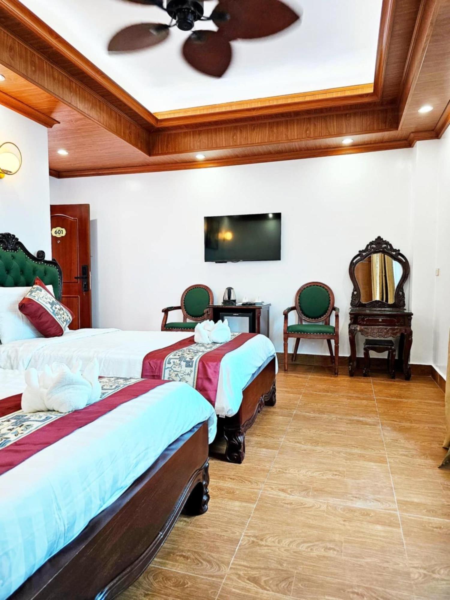 Sky Hotel Vang Vieng Exterior foto