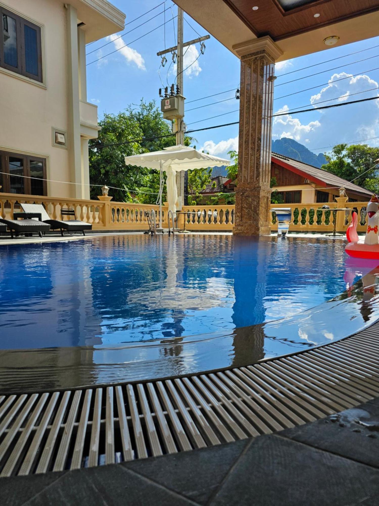 Sky Hotel Vang Vieng Exterior foto