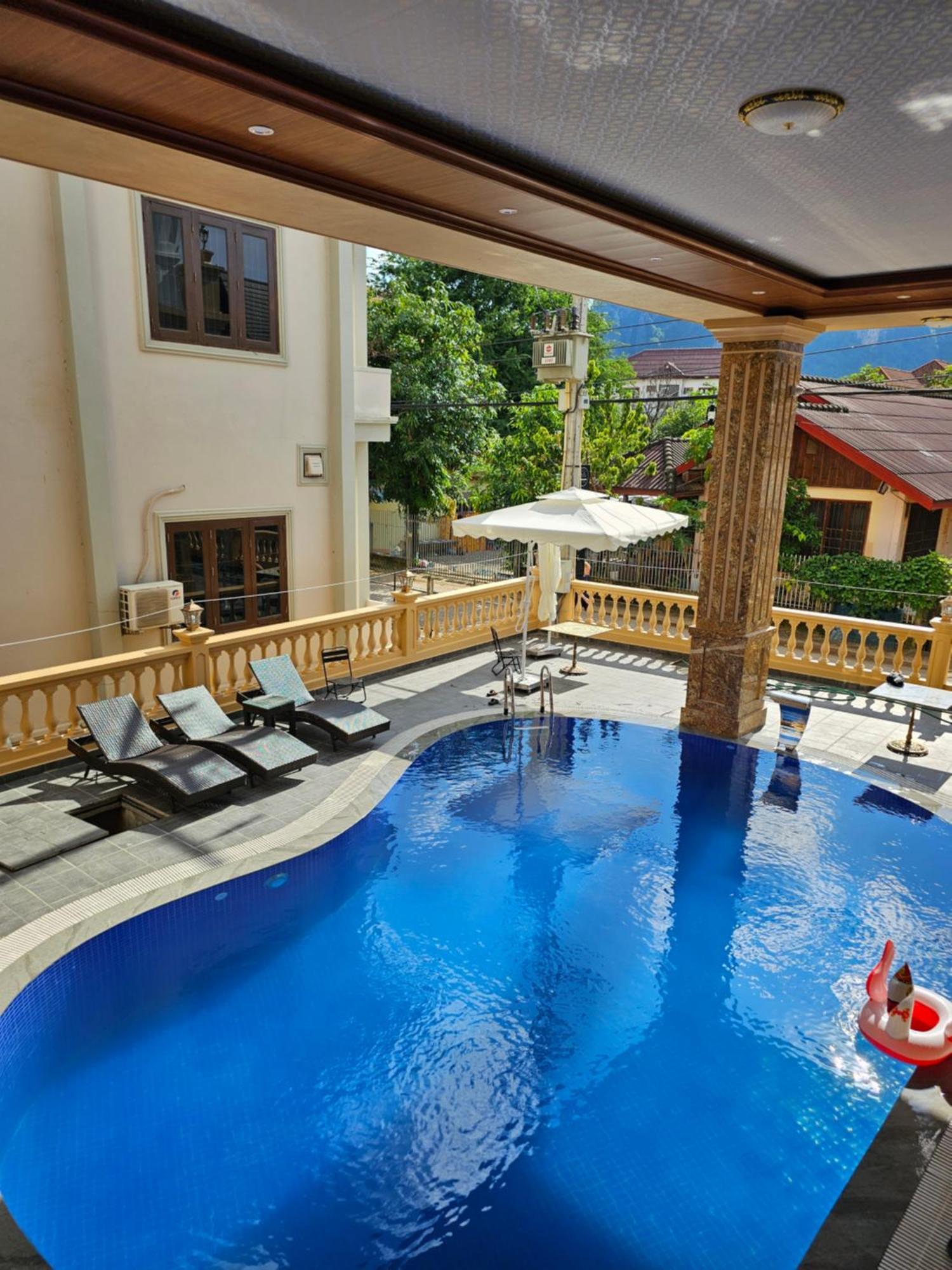 Sky Hotel Vang Vieng Exterior foto