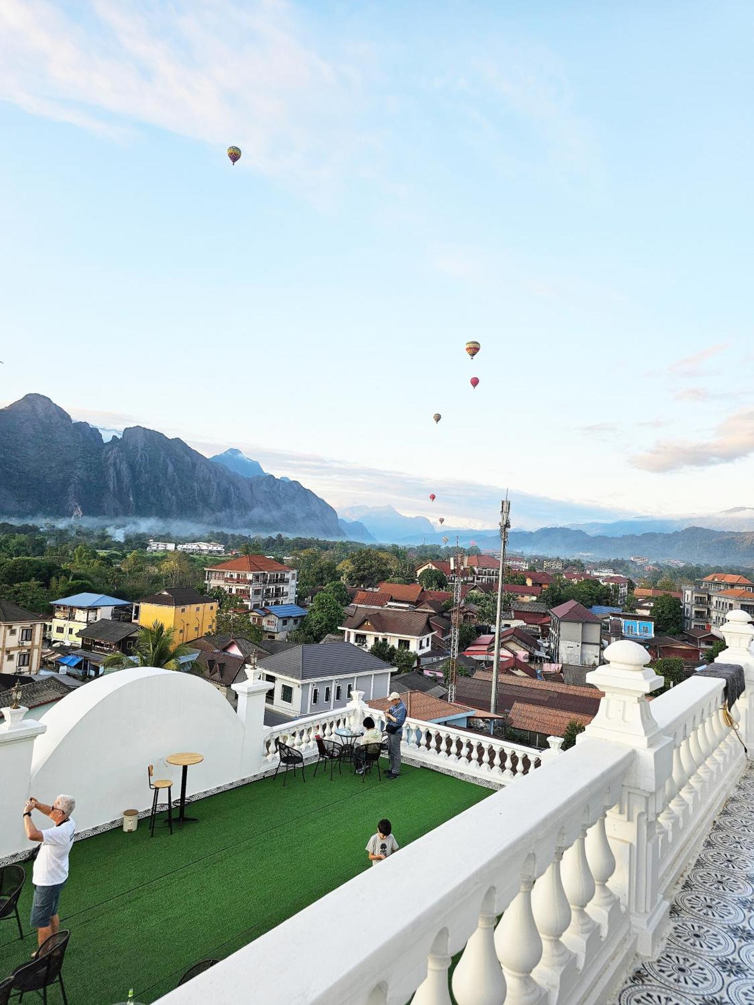 Sky Hotel Vang Vieng Exterior foto